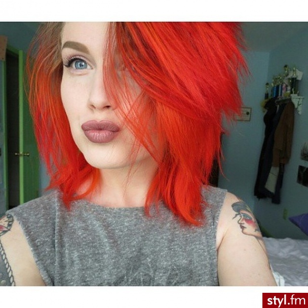 Średnie Fryzury