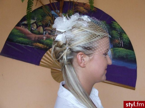 Ślubne Średnie Fryzury