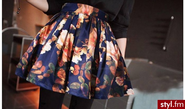 Średnie Spódnice Moda