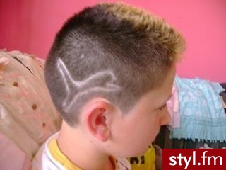 No to jest fryzurka robiona w niemczech... byłem na wakacjach i tak przy okazji... cena troche mnie zadziwiła :p a konkretnie to 15 euro :)...
pozdrawiam - Punk Rock Alternatywne Średnie Fryzury