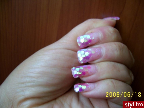 Autor: aga.pa Różowe hologramy. Autor: <b>aga.pa</b><br /> - Paznokcie