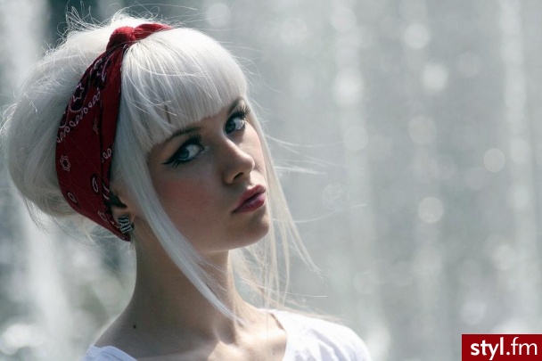 Blond Punk Rock Alternatywne Średnie Fryzury