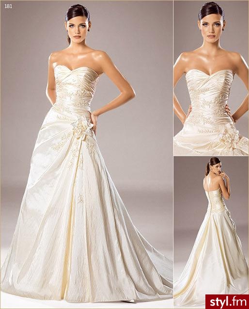 suknia z Hiszpańskiej kolekcji 

White One 181 - Suknie ślubne Ślub Moda