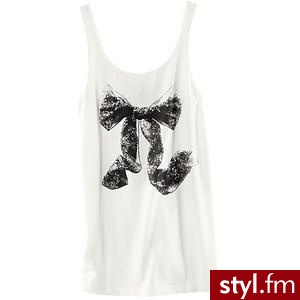 White top with a bow on from H&M (www.hm.com) - Polyvore. Pobrano ze strony: http://www.polyvore.com/white_top_with_bow_on/thing?id=27274556 - Misz-masz