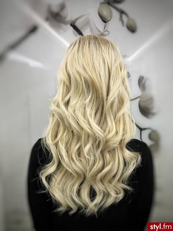 Koloryzację wykonała Małgosia - Blond Rozpuszczone Proste Na co dzień Długie Fryzury