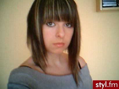 Średnie Fryzury
