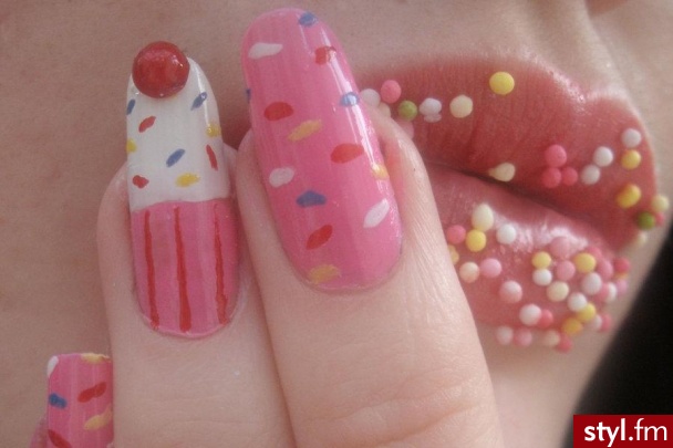 Candy Lipstick & Nails. Różowo & ciasteczkowo - Paznokcie