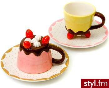 Przesłodkie filiżaneczki, do złudzenia przypominające truskawkowy bądź waniliowy pudding. Dla łasuchów! :) Cena: $30 - Misz-masz