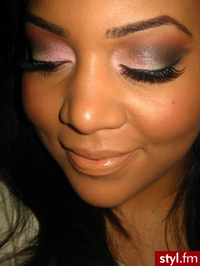 makijaż. Face - NARS foundation in Syracuse, MAC Margin + Peachykeen Blush, Brows Wet N' Wild Pencil
Eyes - Mac Nanogold (inner corner/lid), Parrot (mid-lid), Dark Blue Green p/m (outer v), Brown Script (crease), Mylar (highlight)
Lips - NYX Echo l - Makijaże