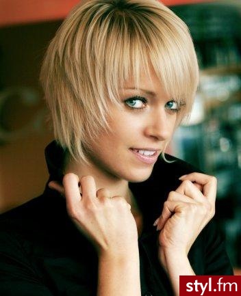 Średnie Fryzury