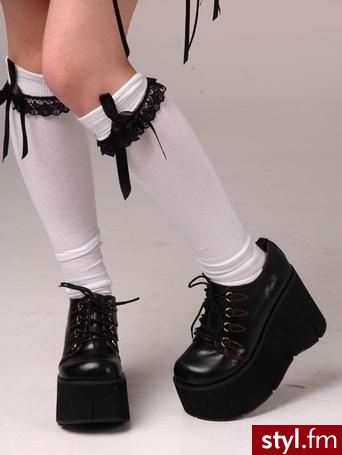 gothicdream.eu || 
przód : 6 cm. 
tył: 11 cm. - Pozostałe Buty Moda