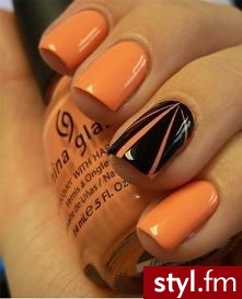 https://www.facebook.com/pages/Blondi-Nails/401325363307849 - Paznokcie