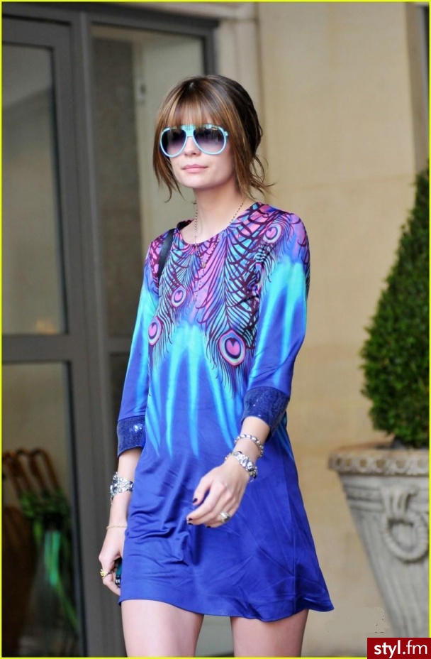 Mischa Barton w sukience od Matthew Williamsona dla H&M - Pozostałe Ciuchy Moda