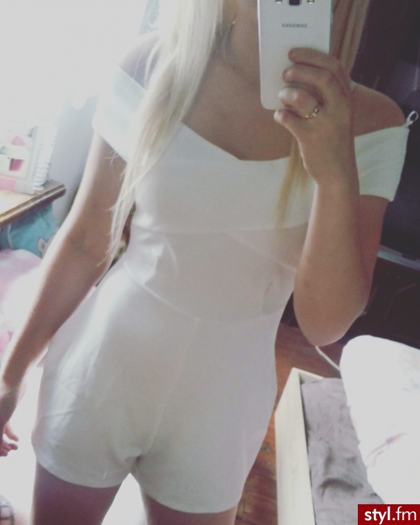 http://www.vinted.pl/damska-odziez/kombinezony-krotkie/24123903-bialy-kombinezon-krotki-missguided-s-odkryte-ramiona - Pozostałe Ciuchy Moda