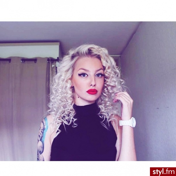 Blond Rozpuszczone Kręcone Na co dzień Długie Fryzury