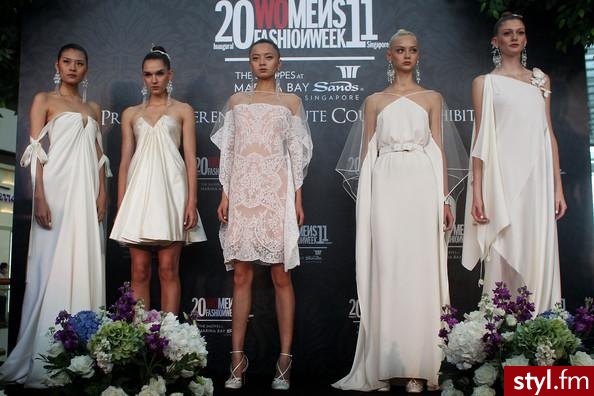 Sukienki Moda