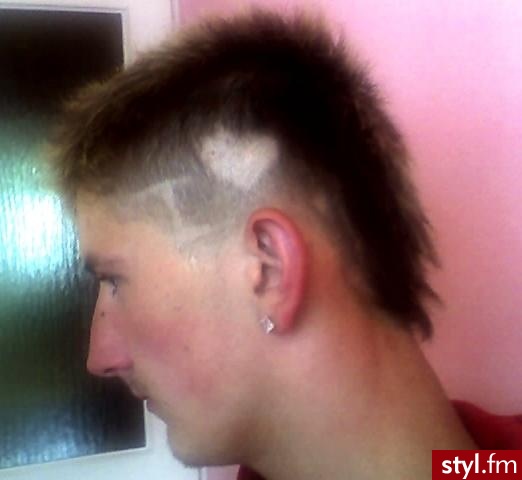 I LOVE deskorolke tylko ją troche słabo widać - Punk Rock Alternatywne Średnie Fryzury