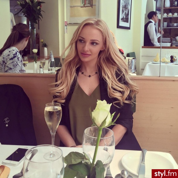 Blond Rozpuszczone Kręcone Na co dzień Długie Fryzury