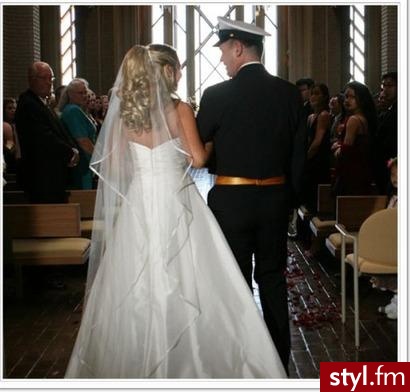 Ślubne Średnie Fryzury