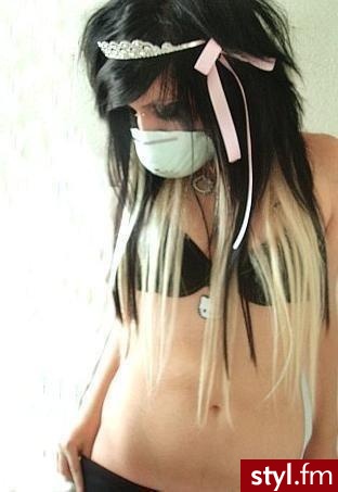 Aida Kamikaze
Jeśli zdjęcie już jest w galerii podaj link to usunę :) - EMO Alternatywne Średnie Fryzury