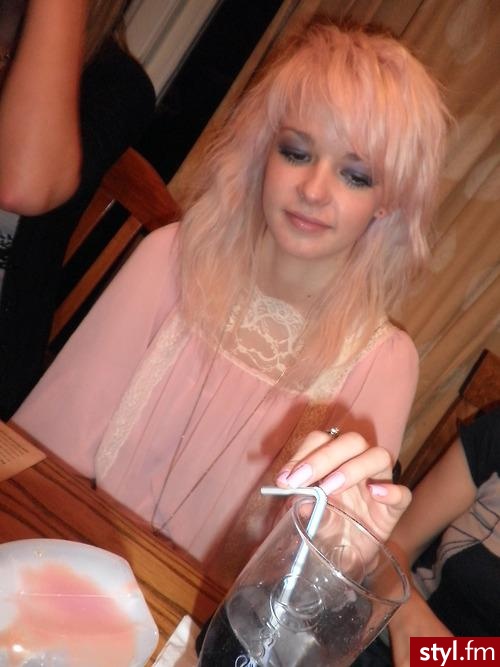 nice <33 - Średnie Fryzury