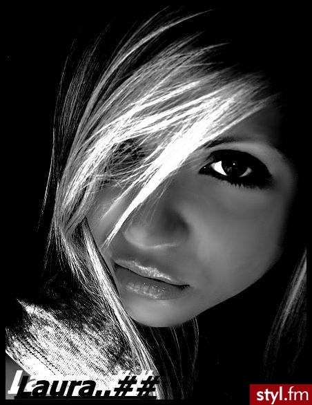 ;]. ;] - Średnie Fryzury