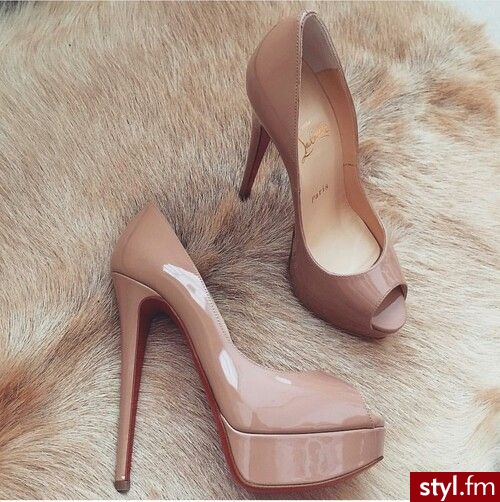  Inspiracje modowe: http://klaoudyna.tumblr.com/ - Czółenka Buty Moda
