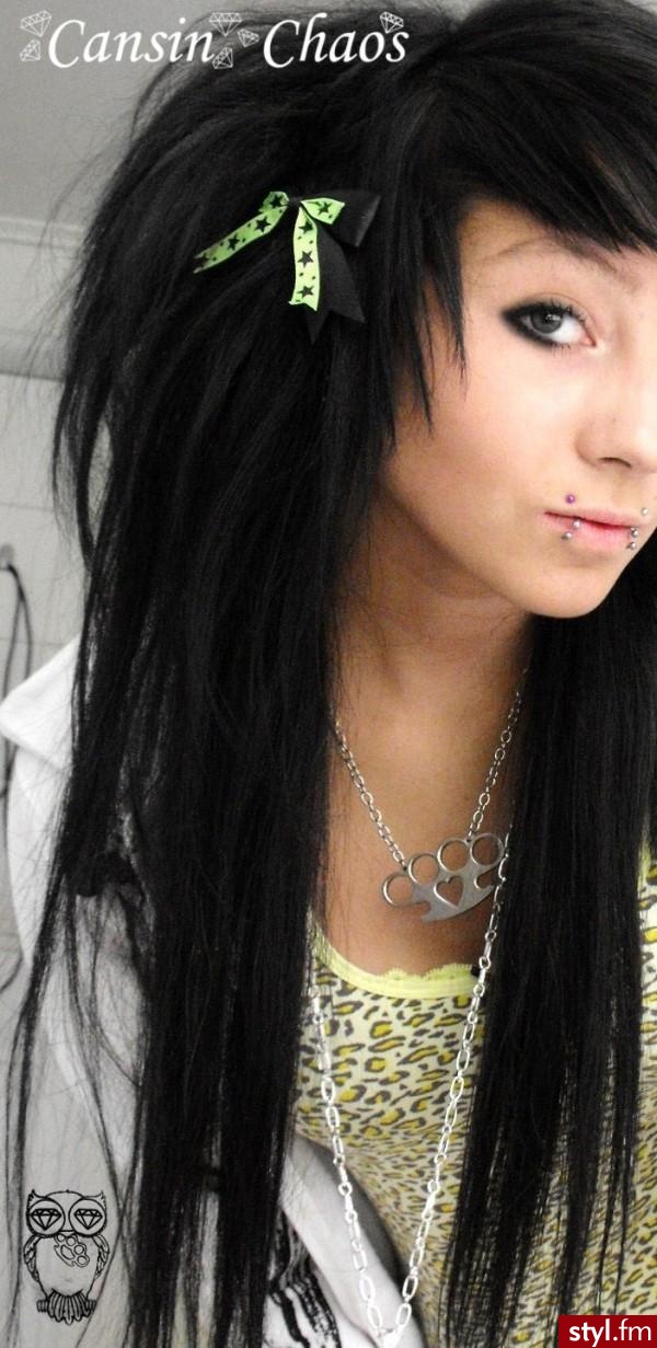 Cansin Chaos <3 - EMO Alternatywne Średnie Fryzury