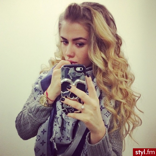Blond Rozpuszczone Kręcone Na co dzień Długie Fryzury