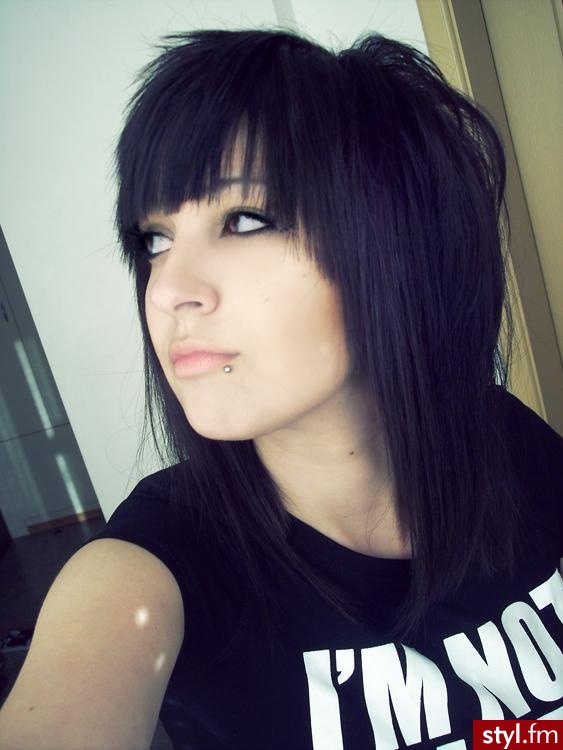 Średnie Fryzury