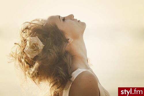 Blond Upięcie Kręcone Na co dzień Średnie Fryzury