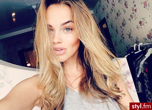 Blond Rozpuszczone Kręcone Na co dzień Długie Fryzury