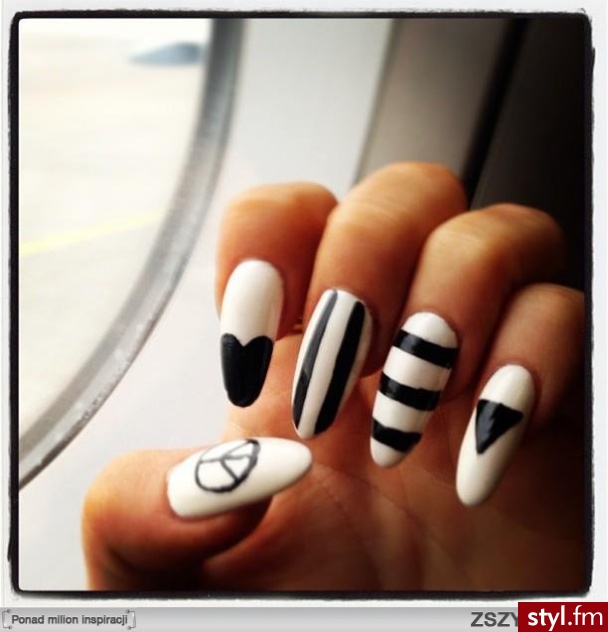 Blondi Nails Fb - Paznokcie