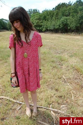 Jeżeli zdjęcie znajduje się już w galerii poproszę o link - Moda uliczna Inne Moda