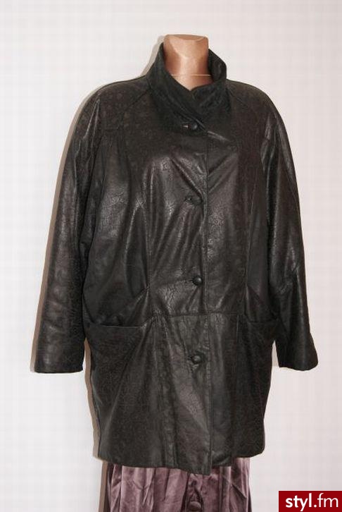 Kurteczka skórzana. Kurteczka skórzana w kolorze czarnym, na podszewce, lekko ocieplana. 


Producent YORN BOUTIQUE                    Rozmiar  54

Wymiary kurteczki
biust 128 cm
pas 122 cm
długość 85 cm - Misz-masz