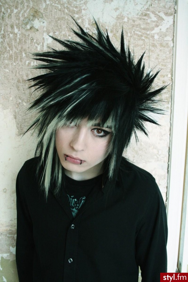 ............. ................... - EMO Alternatywne Średnie Fryzury