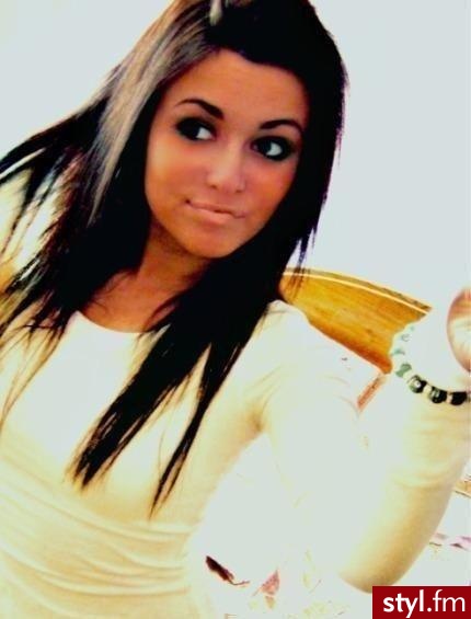 fryzury modelki - Średnie Fryzury