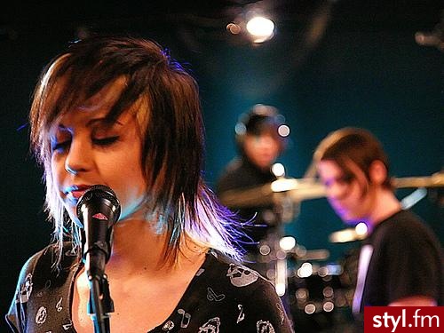 Shiny Toy Guns - Średnie Fryzury