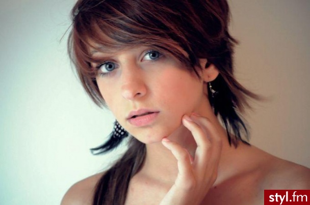 Średnie Fryzury