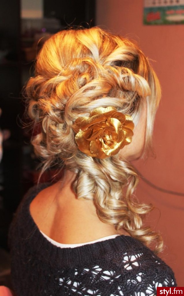 Blond Upięcie Kręcone Wieczorowe Długie Fryzury