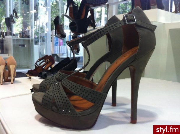 Pozostałe Buty Moda