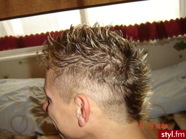 moje dzielo fryzurka _tzw;)fanky-irokez - Punk Rock Alternatywne Średnie Fryzury