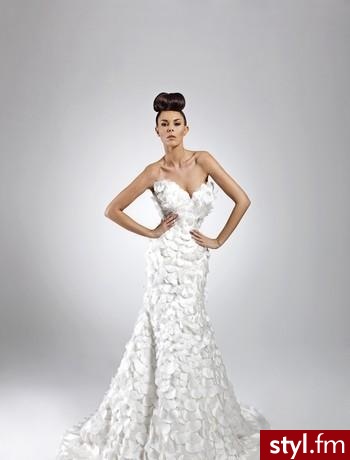http://www.kleinfeldbridal.com/ - Suknie ślubne Ślub Moda