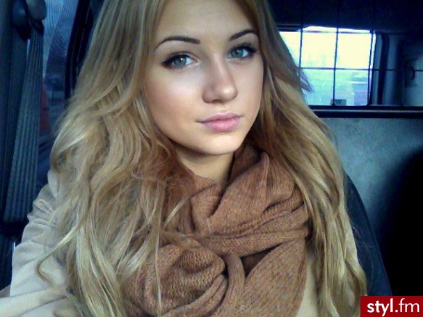 Blond Rozpuszczone Kręcone Na co dzień Średnie Fryzury