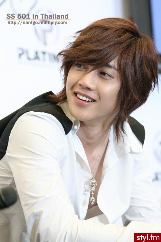 Kim Hyun Joong - Średnie Męskie Fryzury