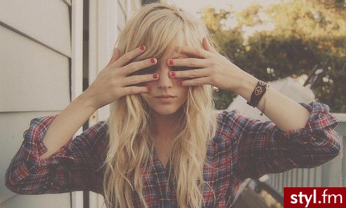 Blond Rozpuszczone Kręcone Na co dzień Średnie Fryzury