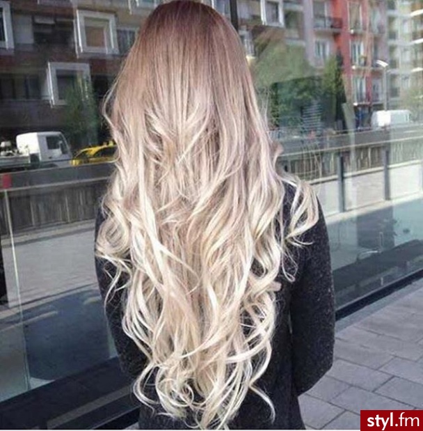 Blond Rozpuszczone Kręcone Na co dzień Długie Fryzury