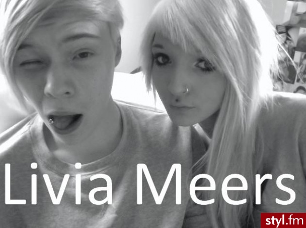fryzury-grzywki - Średnie Fryzury