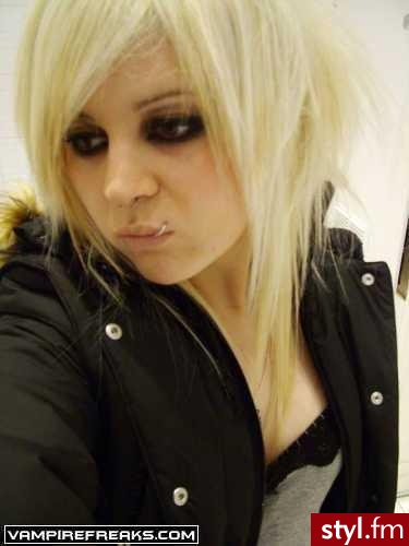 Podoba się tobie ten fryzek ? ;D ;] - EMO Alternatywne Średnie Fryzury