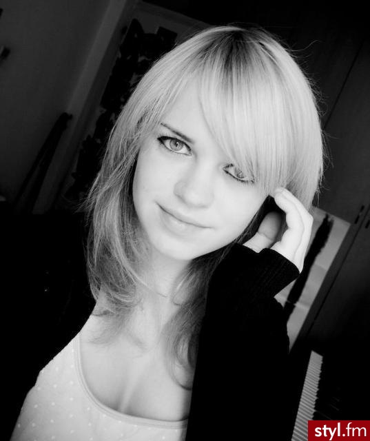 Średnie Fryzury